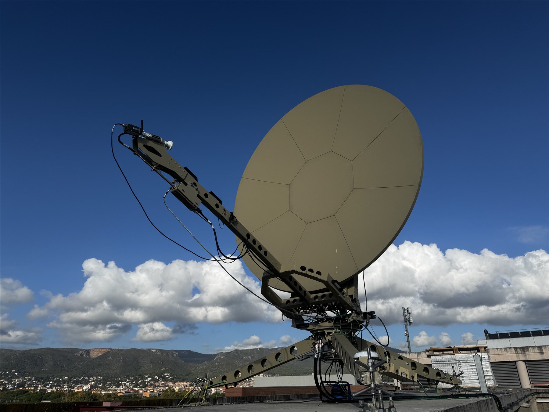 CTTC tracking antenna installation